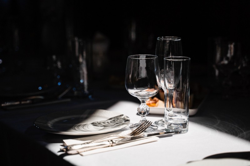 Cenar Oscuras En Dans Le Noir