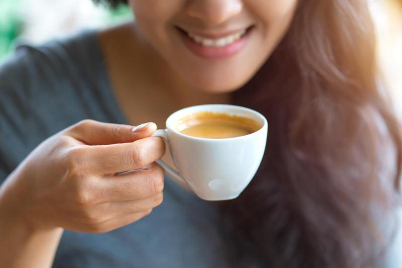 ¿Qué Alimentos Manchan Tus Dientes?