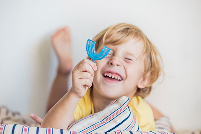 Bruxismo infantil: ¿qué puedo hacer si mi hijo rechina los dientes? 