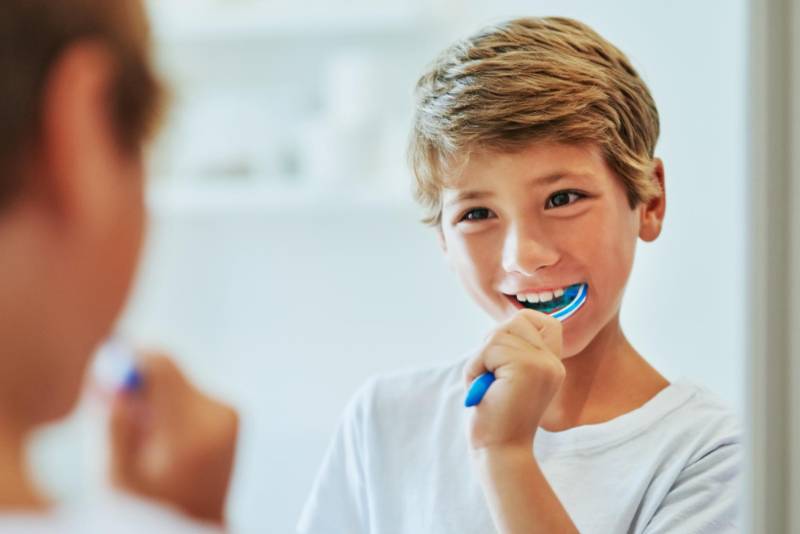 ¿Cómo animar a los niños a cepillarse los dientes?